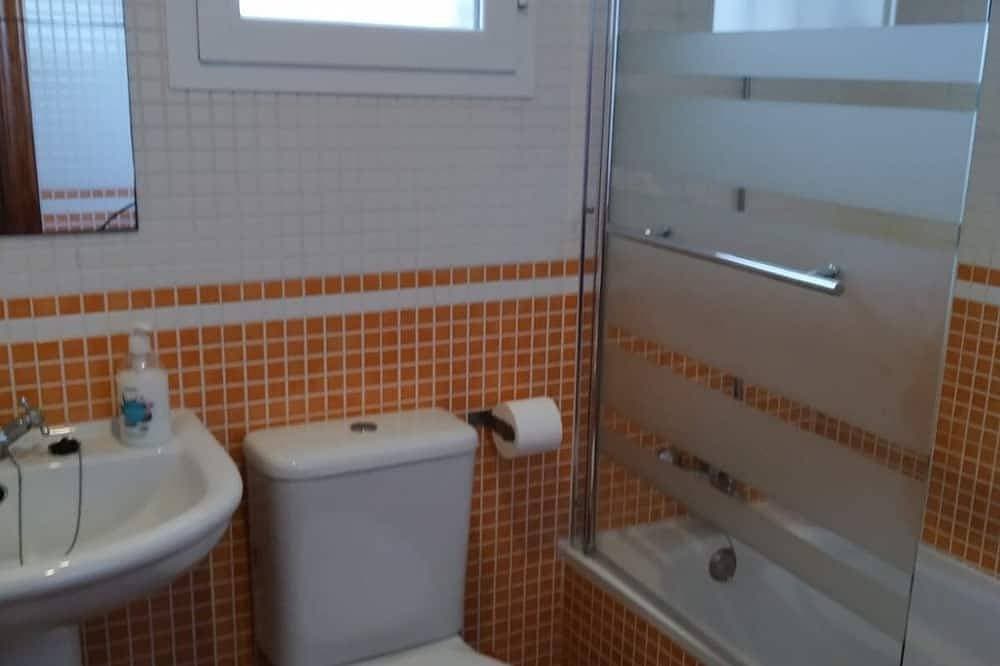 Foto 5 von 26: Fantastische Familienwohnung mit Innen-/Außenpools & Gärten, Sicherer Parkplatz