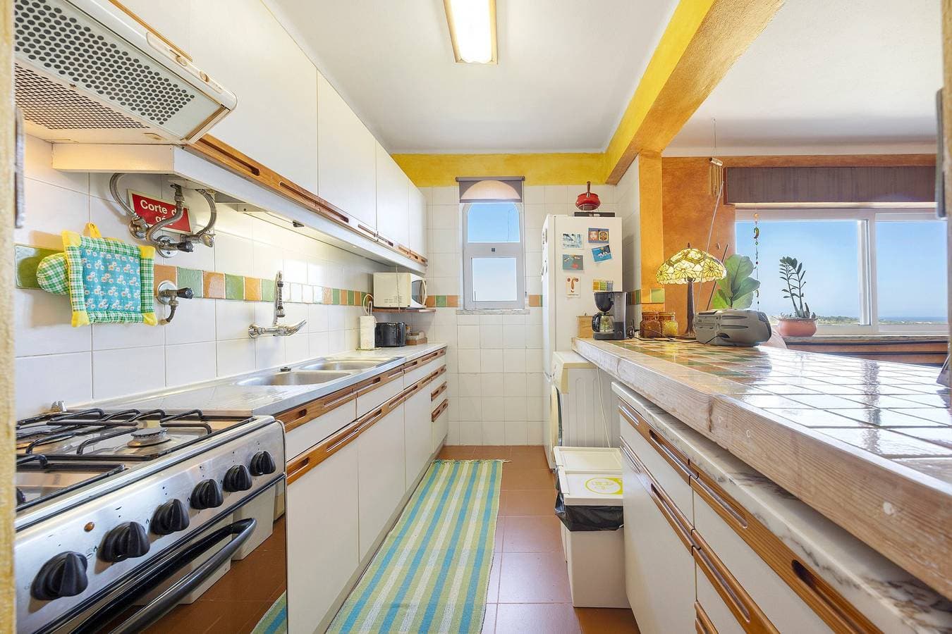 Foto 8 von 22: Ferienhaus 'Surf Spot' mit Bergblick, Gemeinschaftsterrasse und Balkon