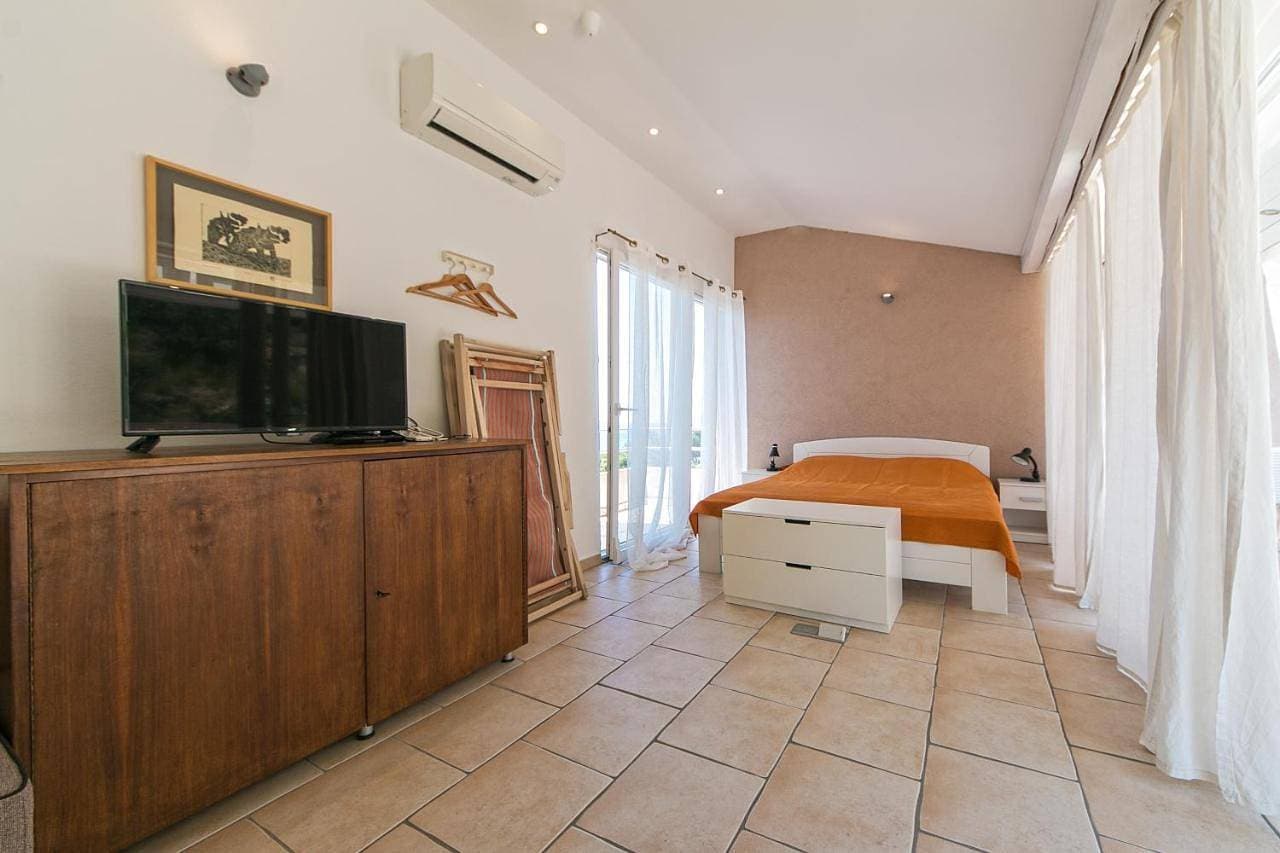 Foto 6 von 16: Studio with Terrace and Sea View