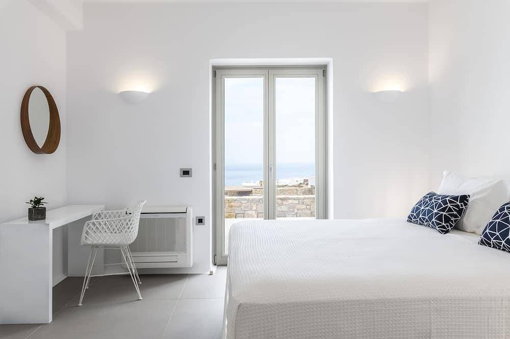 Foto 7 von 26: Cycladic Island Villa over Kalafatis Beach / Scenic views of Aegean Sea