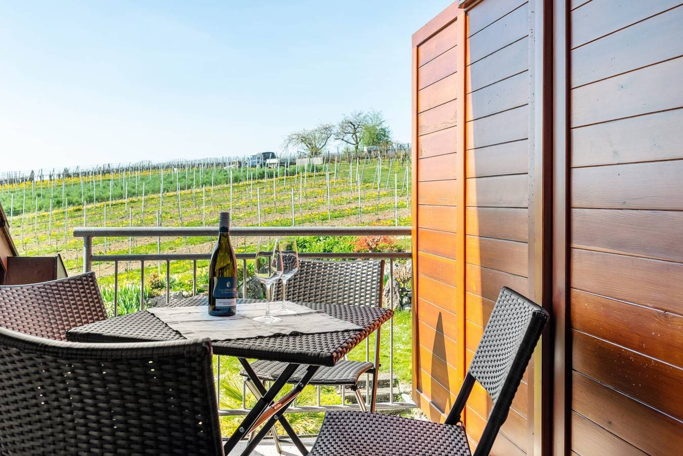 Foto 5 von 28: Ferienwohnung 1 mit Gemeinschaftsgarten, Balkon und WLAN
