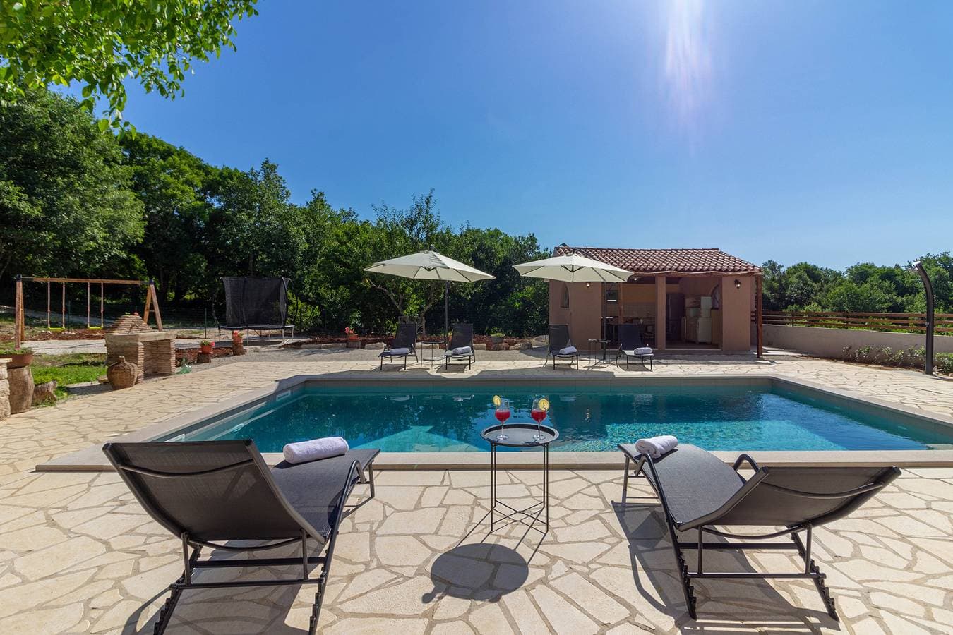 Foto 2 von 46: Villa für 7 Personen mit Pool