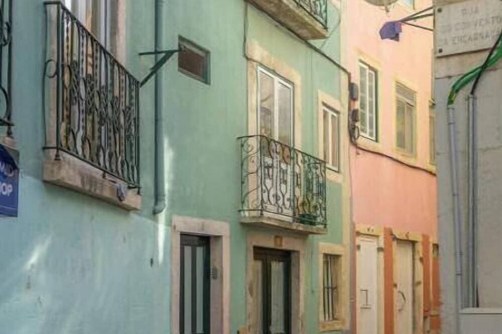 Foto 10 von 30: Lisbon getaway - Charming downtown location with view and air conditioning