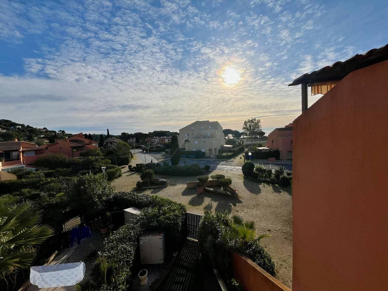 Foto 3 von 20: Moderne 2-Zimmer-Wohnung mit Balkon und Parkplatz in La Londe-les-Maures