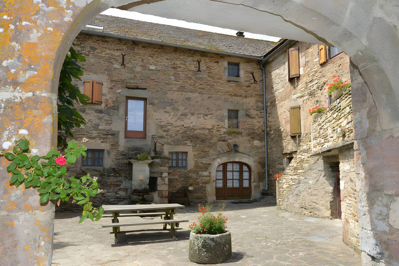 Foto 5 von 16: Bed & Breakfast „Chambre La Bleuet“ mit Bergblick, Gemeinschaftspool und WLAN