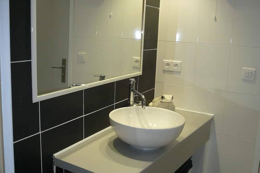 Foto 5 von 26: Gemütliche sonnige Wohnung in klimatisierter Villa (Geschlossener Privatparkplatz)