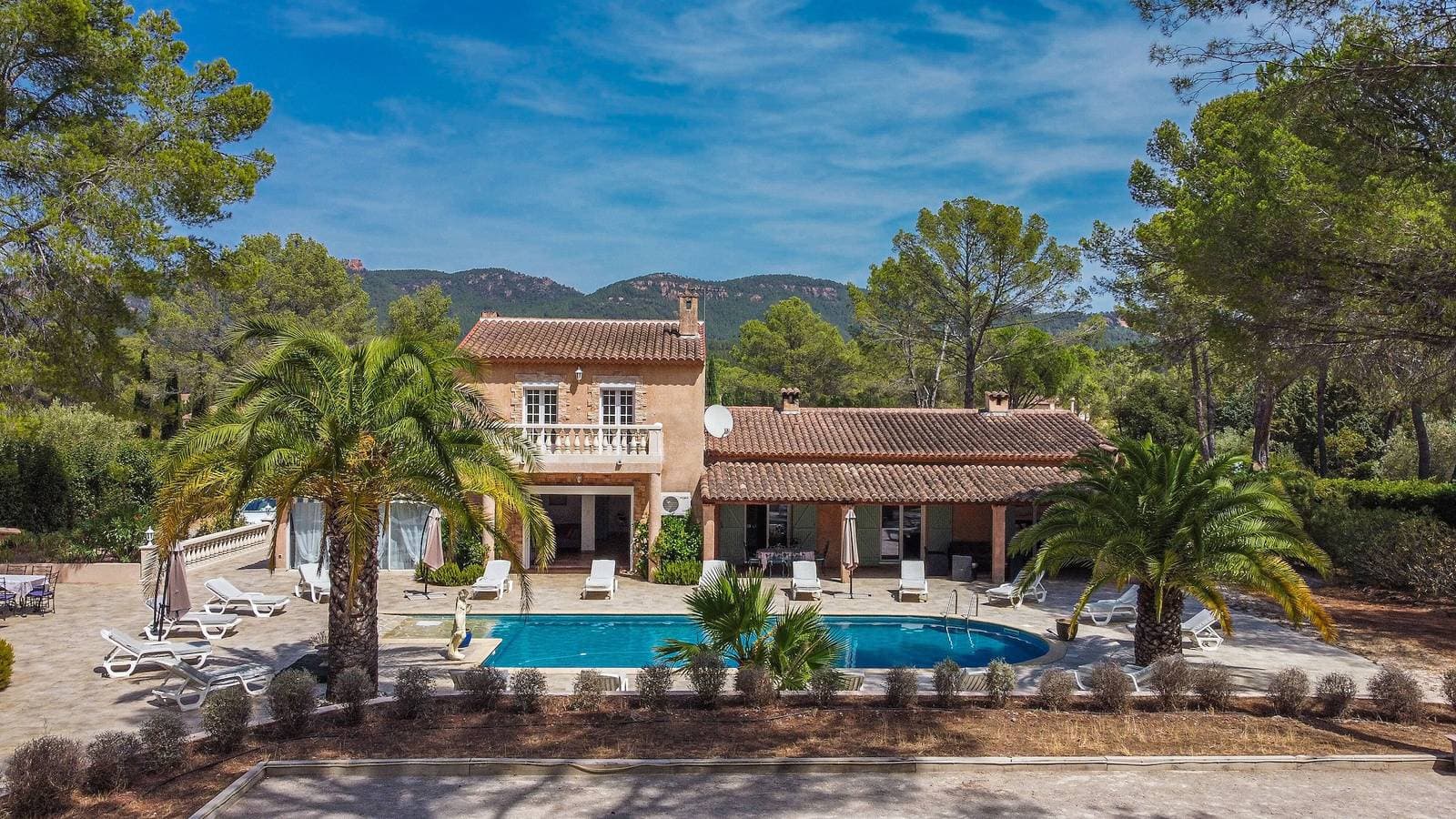 Grande Villa entre Cannes St Tropez 1