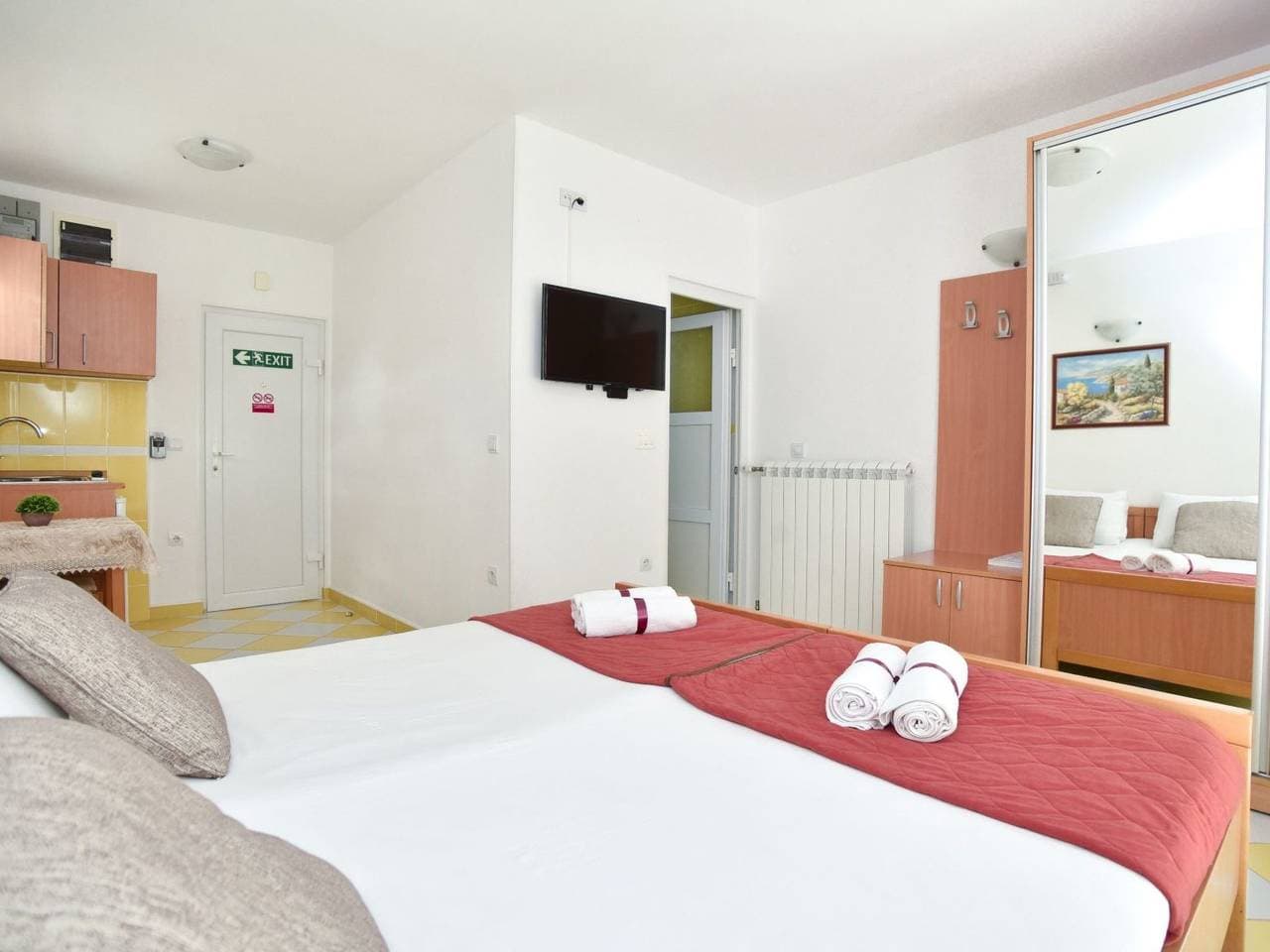 Foto 4 von 10: Studio-Apartment mit Balkon