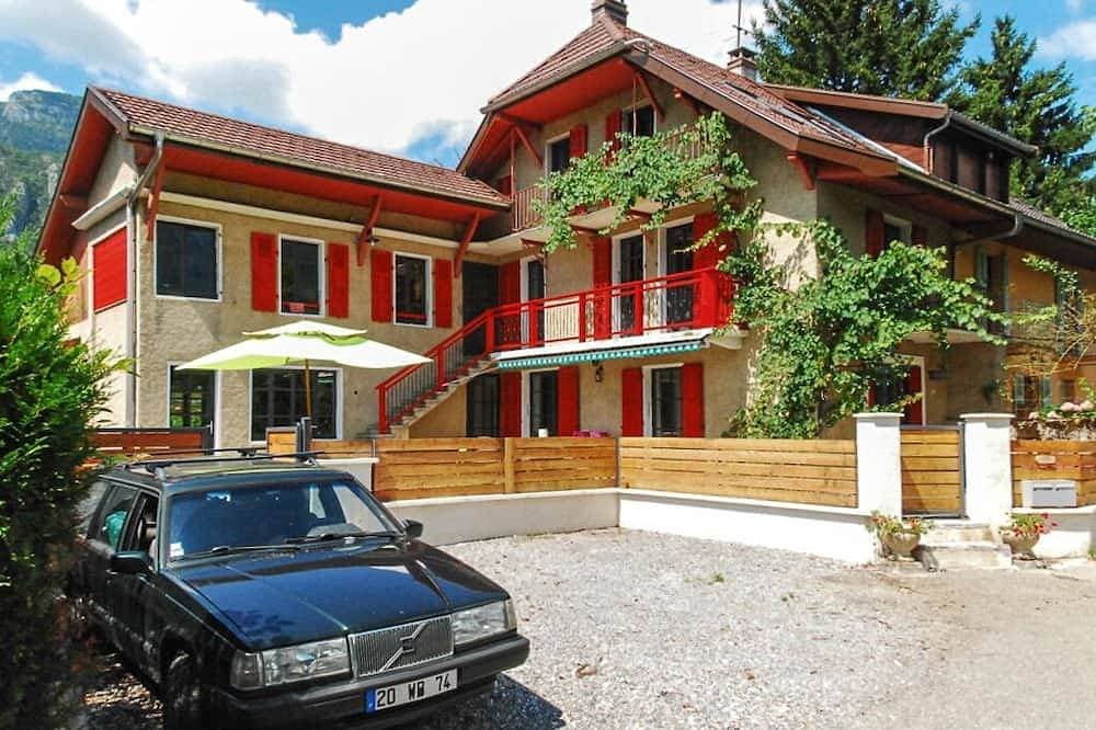 Wunderschönes Savoyerhaus am Ufer des Sees von Annecy, 2 Minuten vom Strand entfernt 1