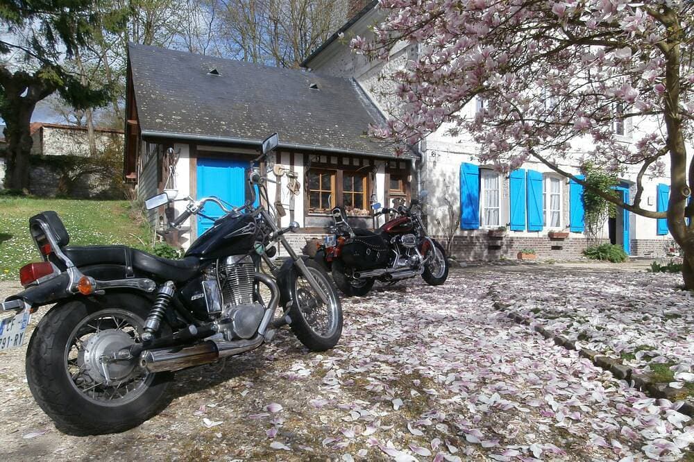 Foto 12 von 30: Am Fuße der Abtei im Herzen eines kleinen Dorfes und 9 km von Rouen entfernt