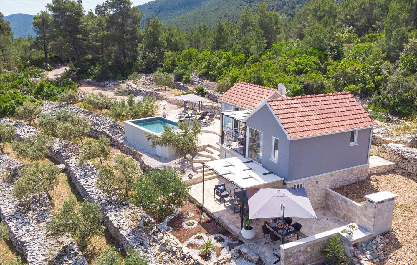 Foto 3 von 39: Gemütliche Ferienwohnung mit Pool und Terrasse, 900 m von der Küste entfernt