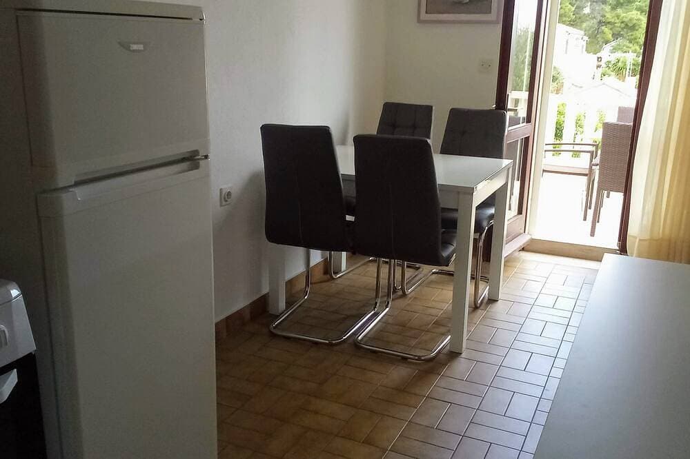 Foto 11 von 28: The apartment is located on the first floor of our house, 50 meters from the sea