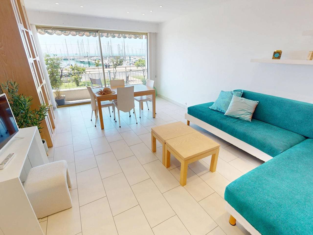 Foto 5 von 17: Geräumiges renoviertes 2P mit Meerblick, Terrasse und Garage