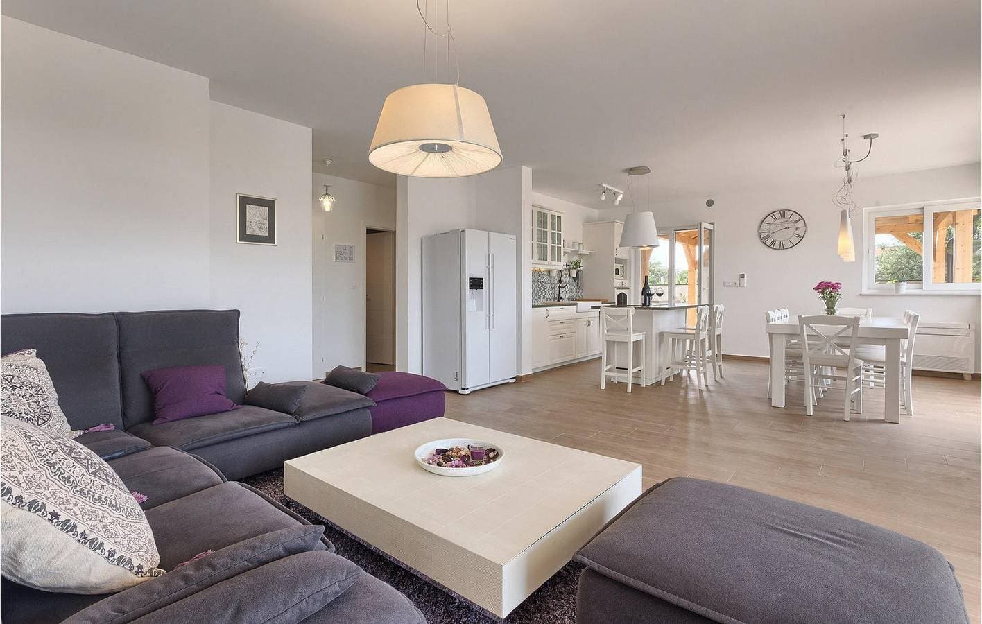 Foto 3 von 57: Geräumige 2-Zimmer-Wohnung mit Pool, WLAN und Parkplatz in der Nähe von Kukci