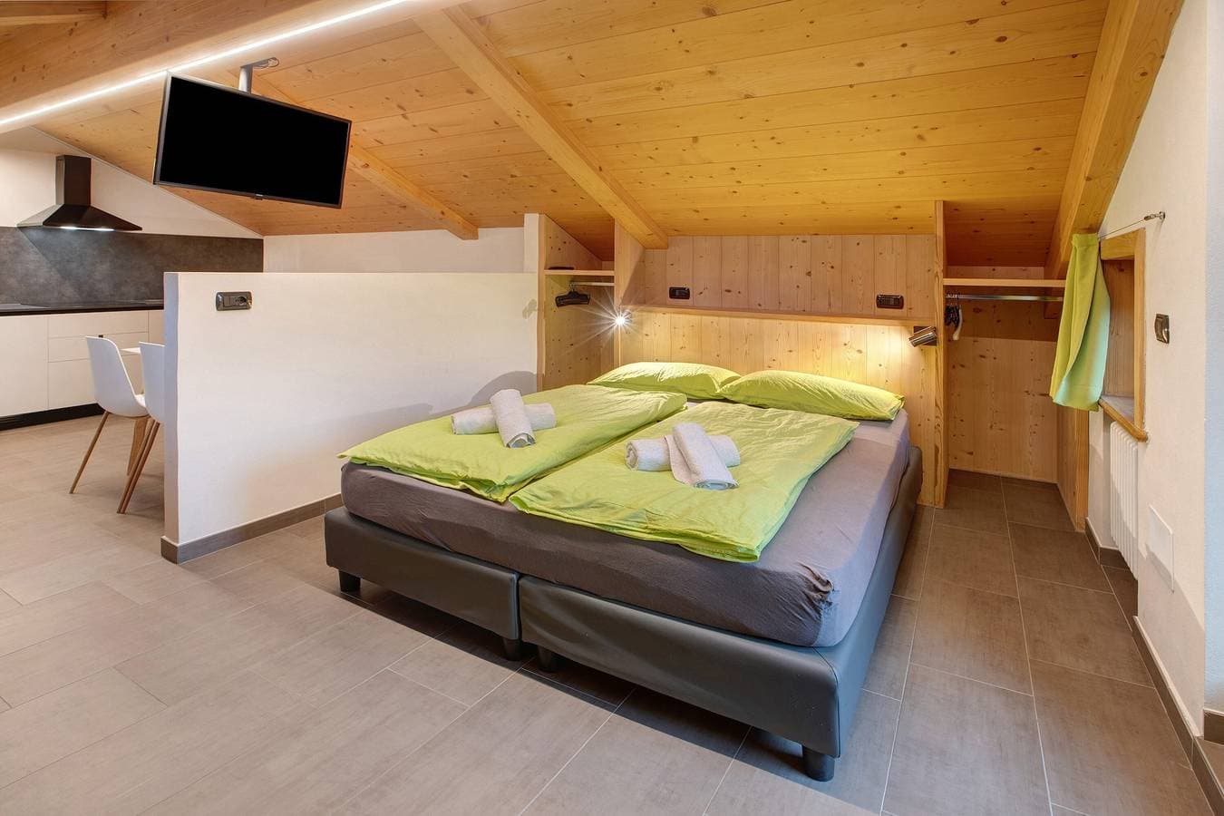 Foto 8 von 29: Einzimmerapartment 'Crystal 4' mit Gemeinschaftsterrasse, Balkon und WLAN