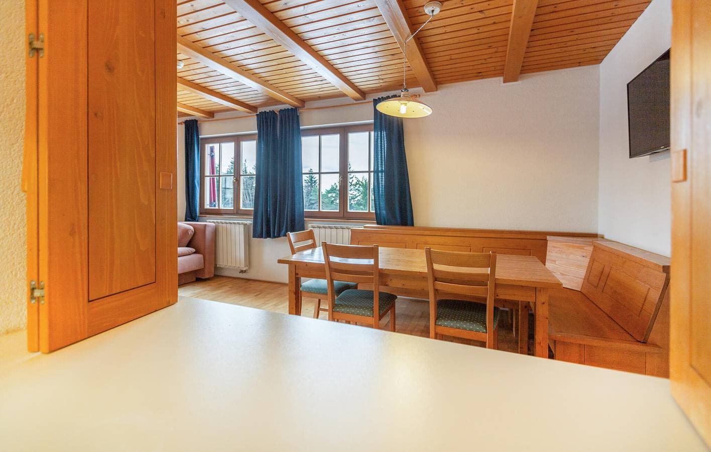 Foto 10 von 34: Ferienwohnung für 7 Personen mit Pool
