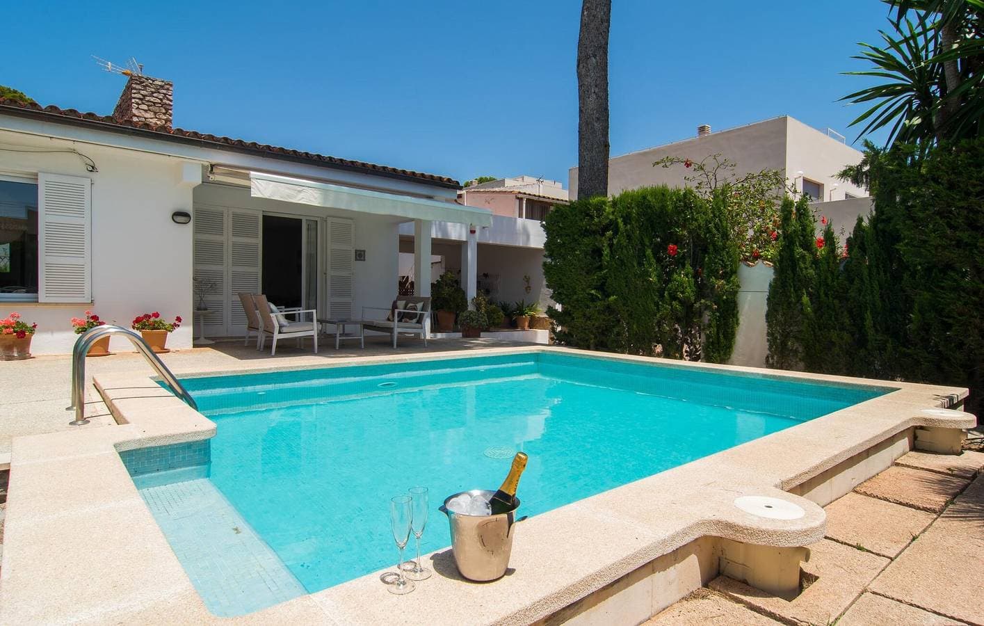Foto 3 von 32: Rückzugsort am Strand mit Pool, AC und Terrasse
