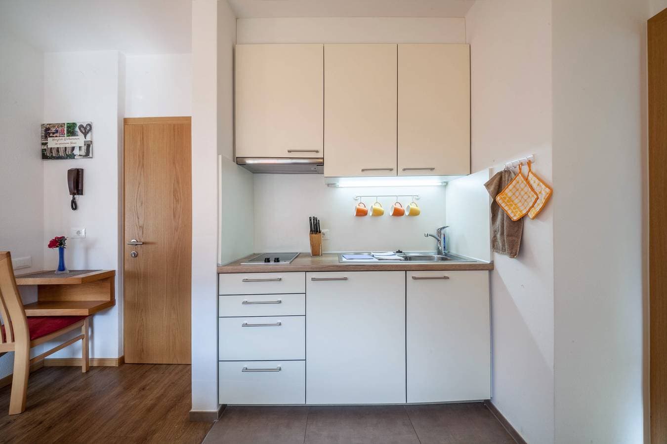 Foto 6 von 26: Ferienwohnung "Schnitzer - Hagebutte" mit Bergblick, WLAN, Balkon & Garten