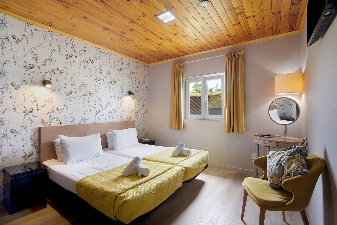 Foto 2 von 33: Ferienwohnung 'Quarto Twin 203' mit gemeinsamer Terrasse, WLAN und Klimaanlage
