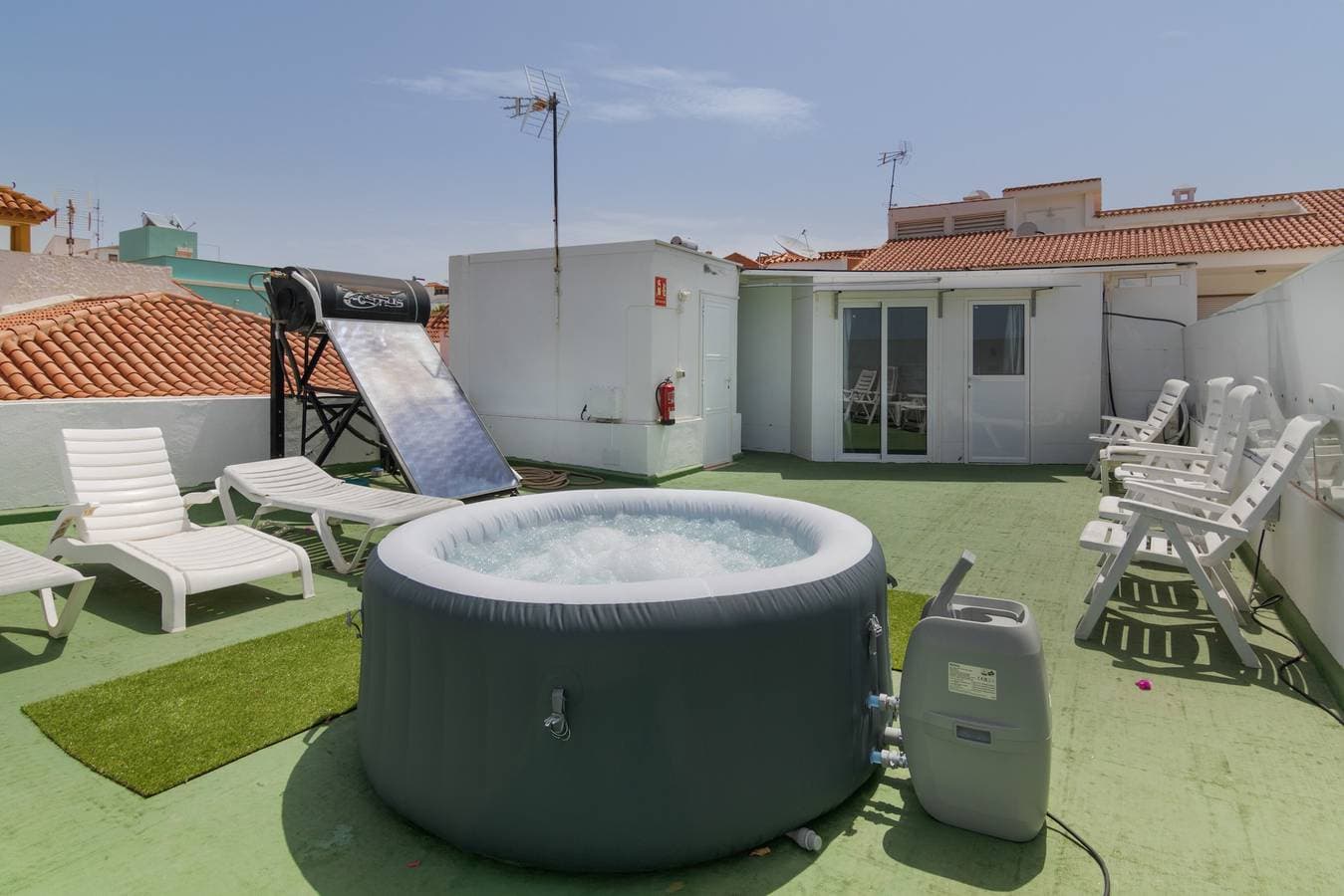 Foto 4 von 29: Ferienhaus 'Suite' mit Meerblick, Wi-Fi und Klimaanlage