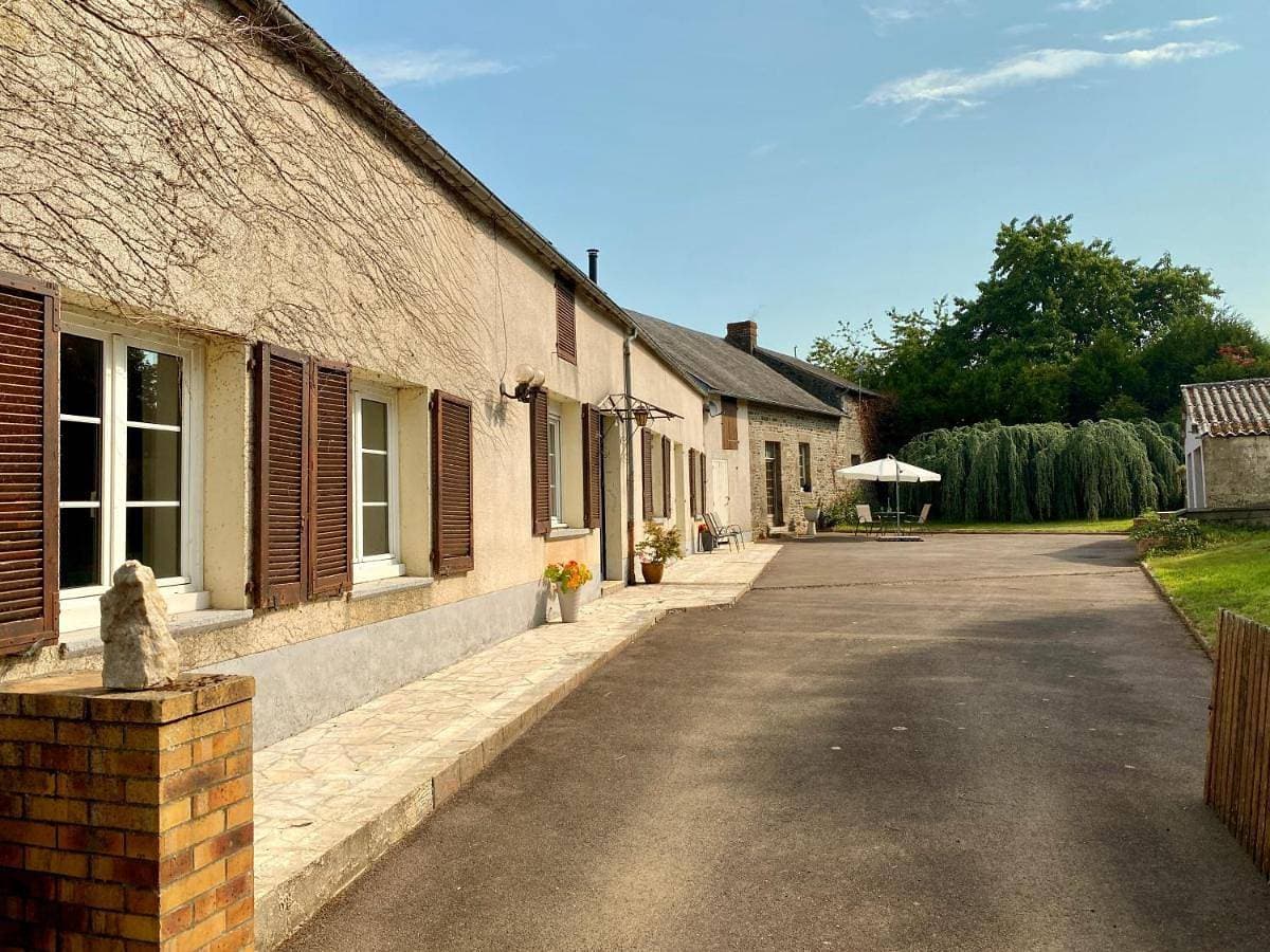 Les Gauteries Farmhouse - Pet Friendly Bed & Breakfast 1