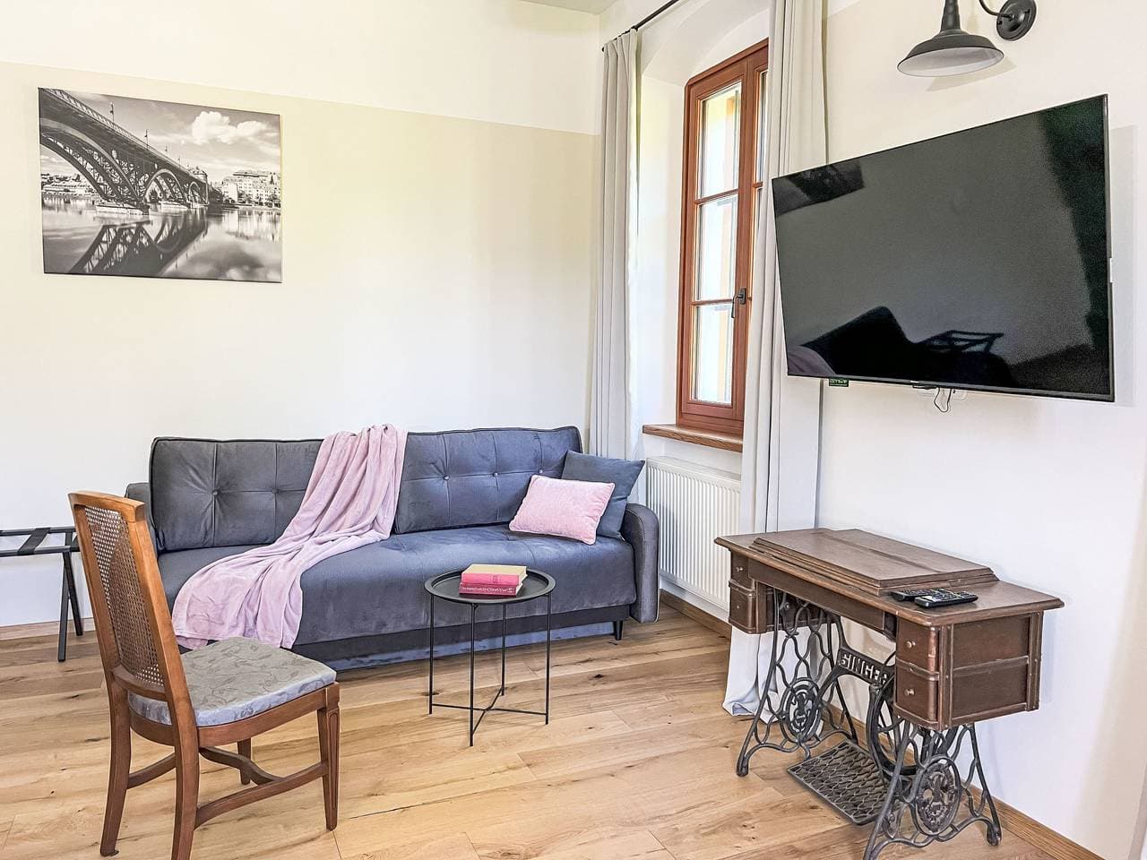 Luxuriöses, historisches Dreifamilienhaus Rezidenca Korman 1