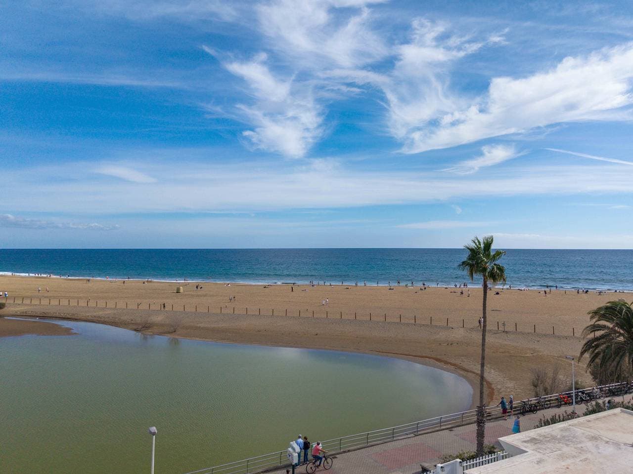 Foto 12 von 45: Luxuriöses Ferienhaus nahe Strand mit Meerblick, Whirlpool, Klimaanlage und WLAN
