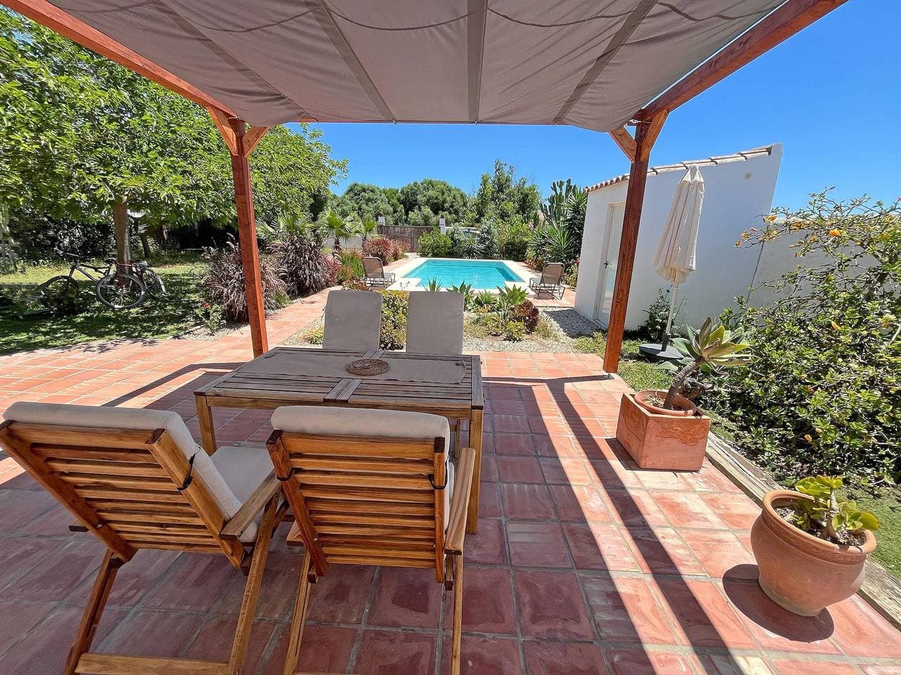 Foto 6 von 32: Freistehendes Ferienhaus mit grossem Garten und schönem Interieur