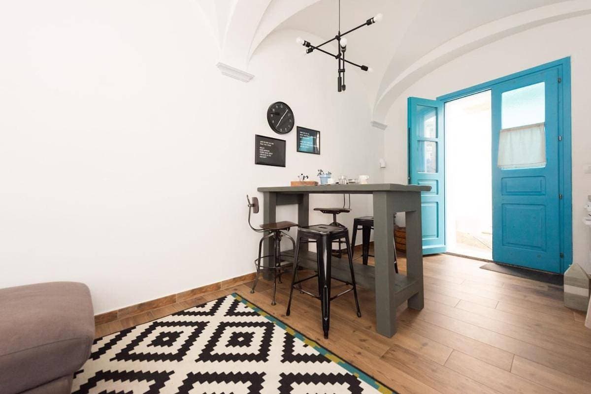 Foto 5 von 43: Two-Bedroom Apartment
