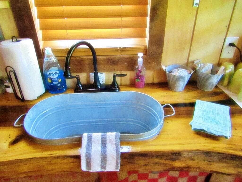 Winziges Haus, nur wenige Minuten vom See Hartwell / Clemson entfernt, sicherer Bootsraum mit Batt-L... 1