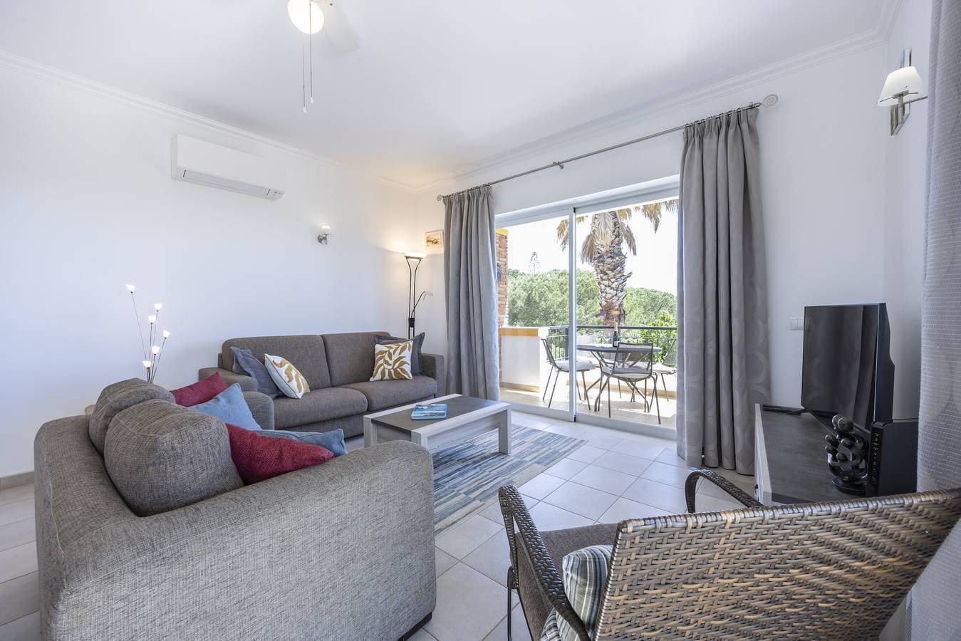 Foto 6 von 31: Villa A Jardim Palmeiras Condominium by CoolHouses