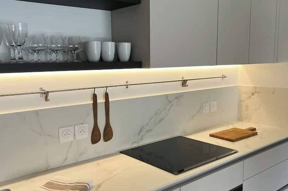 Foto 13 von 27: New 3 beds apartment in Old town Antibes. Garage