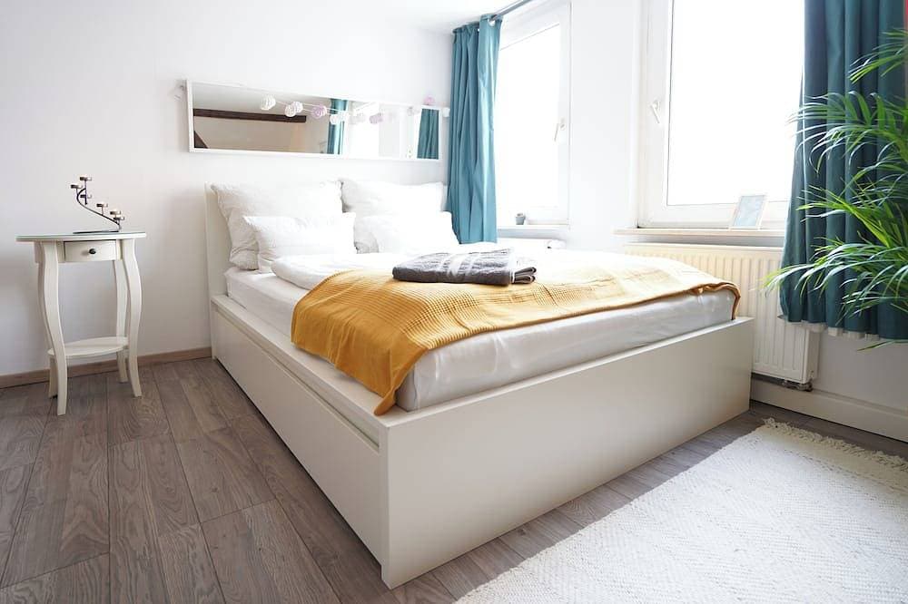 Foto 2 von 30: Offene, gemütliche Dg-Etage in Haus - Mit Wohnzimmer, gr. Bad, Wifi, Netflix