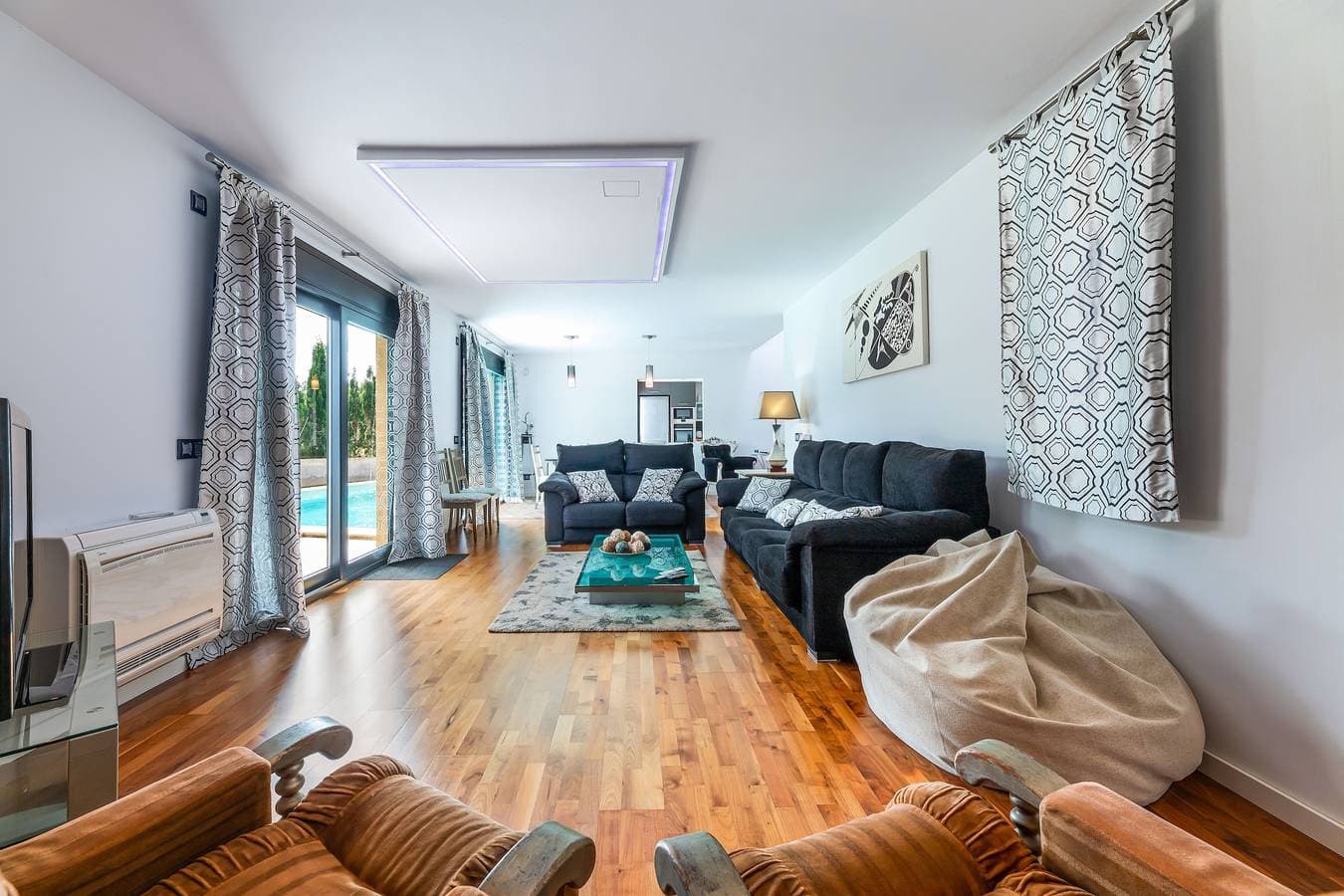Foto 6 von 25: Ferienhaus 'Villa La Primera' mit Gemeinschaftspool und WLAN