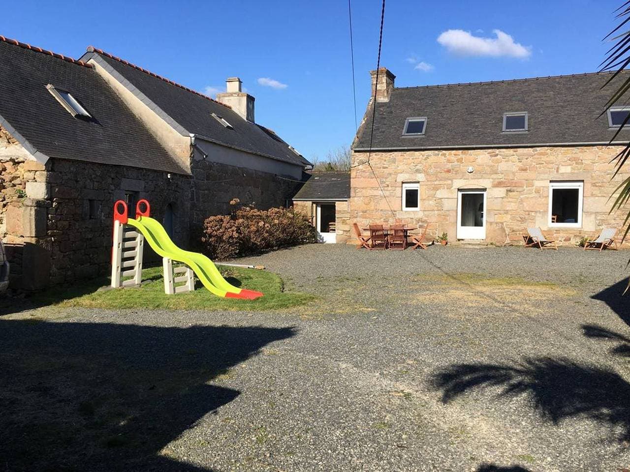 Renoviertes Bretonenhaus mit WIFI in Trébeurden, 3 Schlafzimmer für 6 Pers. Privatparkplatz 1