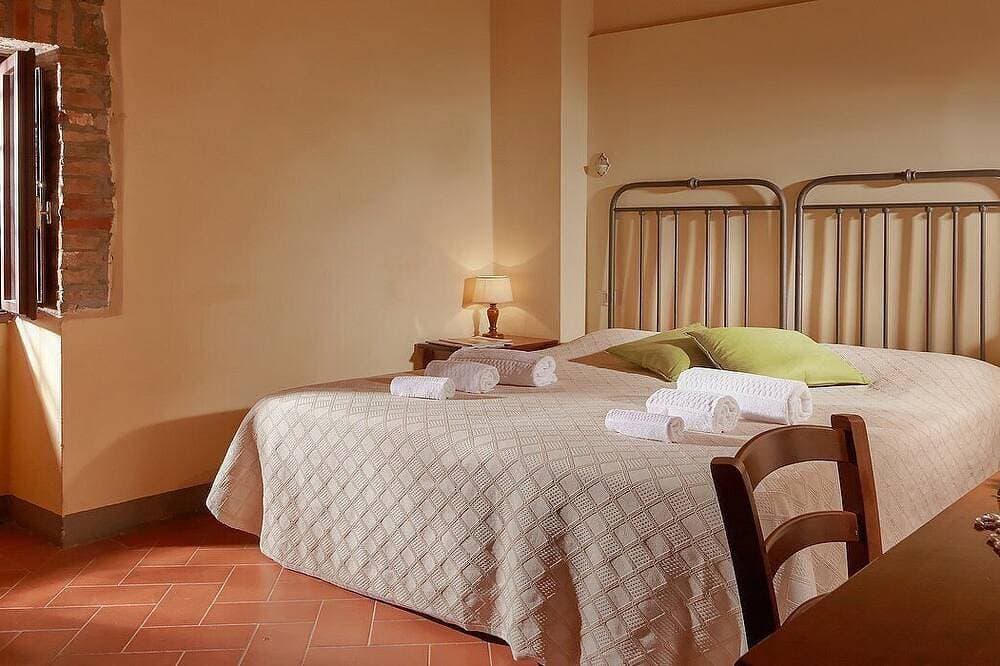 Foto 2 von 18: Casa Ramisia D: A characteristic and welcoming two-story apartment that is part of an ancient country house surrounded by a wonderful park, with Free Wi-Fi.