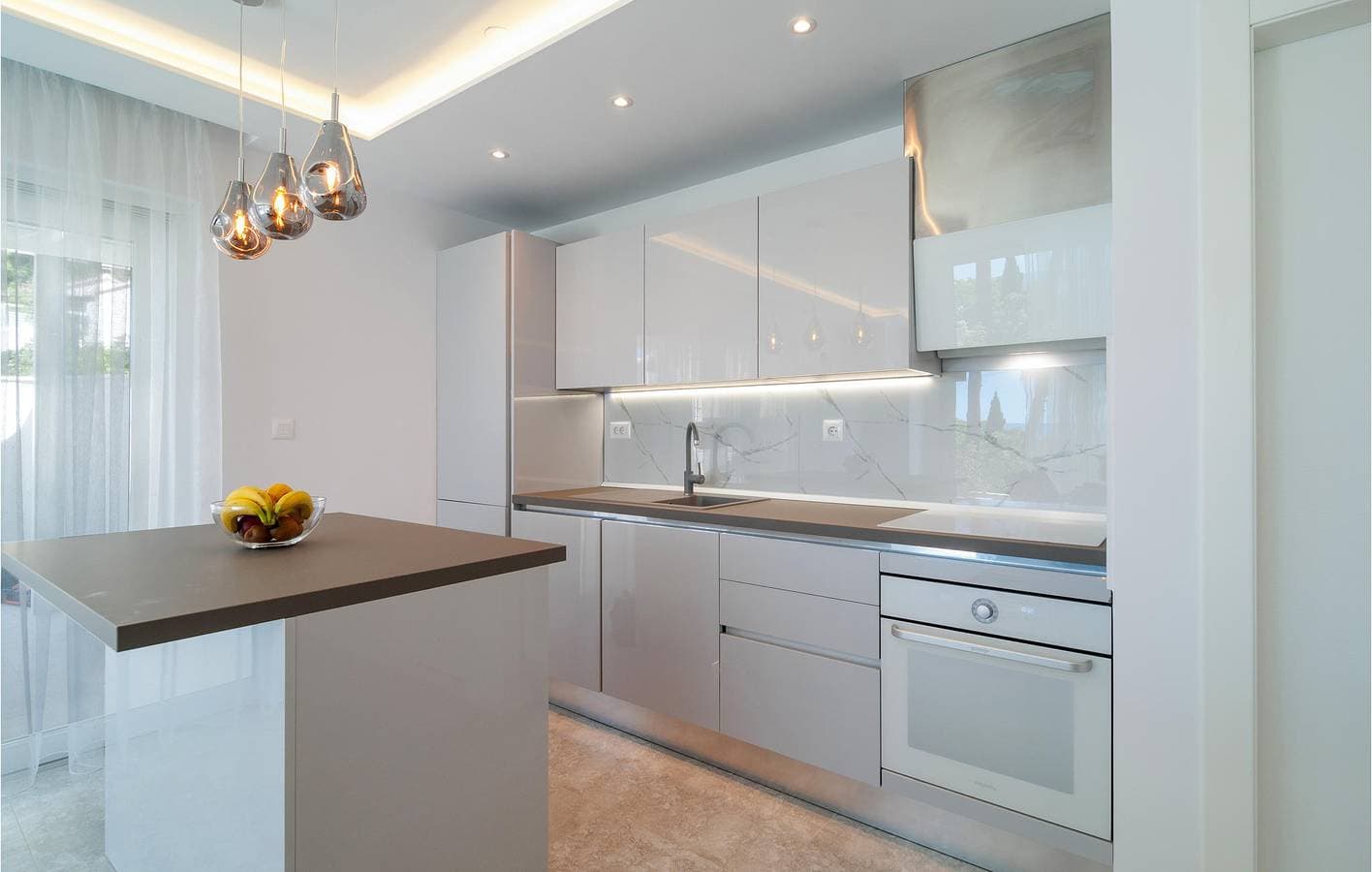 Foto 8 von 28: Geräumige 150 m² große Wohnung mit Pool und Terrasse, 1 km vom Strand entfernt
