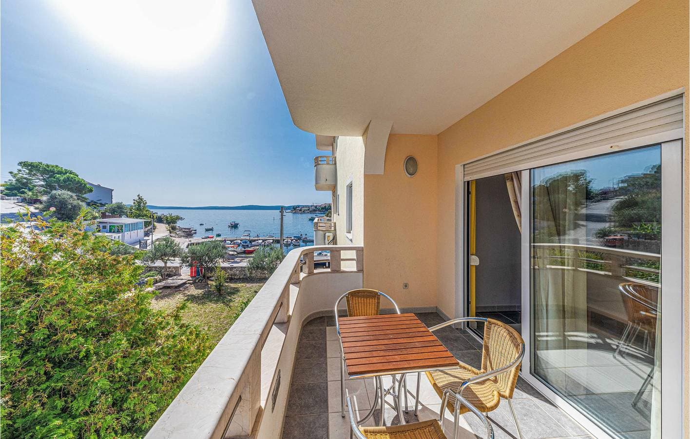 Foto 4 von 22: Urlaub am Meer: Gemütliche Ferienwohnung mit Terrasse und WLAN, 600 m vom Strand Uvala Bočići entfernt