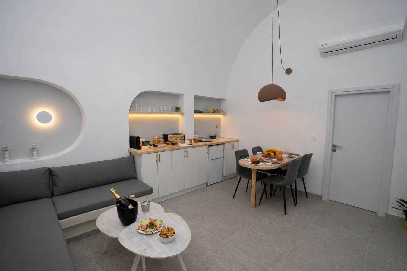 Foto 3 von 38: Ferienwohnung für 4 Personen mit Whirlpool