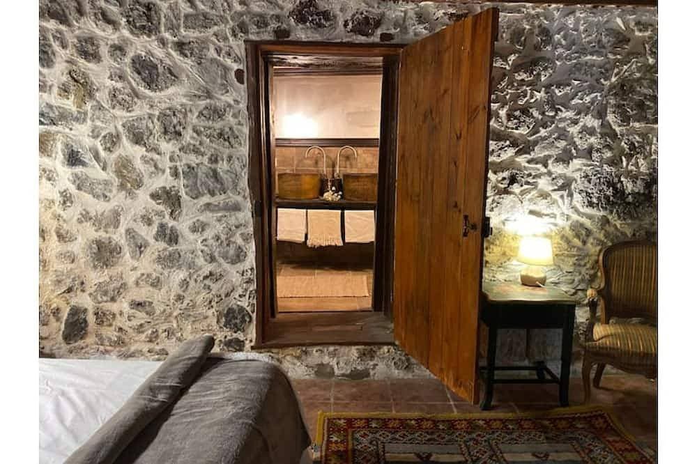 Foto 7 von 30: Traditionelles kanarisches Haus (1940) mit Blick auf den Teide