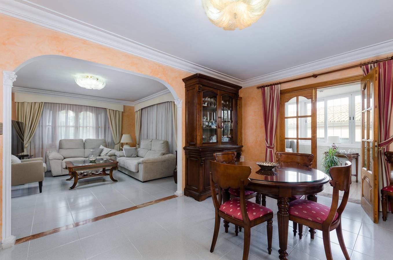 Foto 13 von 61: Villa Teulera – Beeindruckendes Haus in Palma mit Privatpool und nur 3.6 km vom Strand entfernt. WiFi gratis