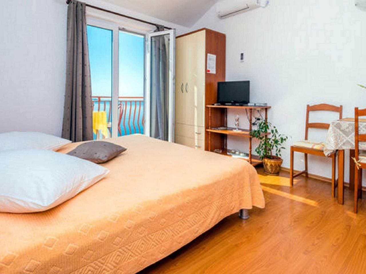 Foto 8 von 15: Guest House Fontana -  Studio Apartment with Sea View (2 Adults)