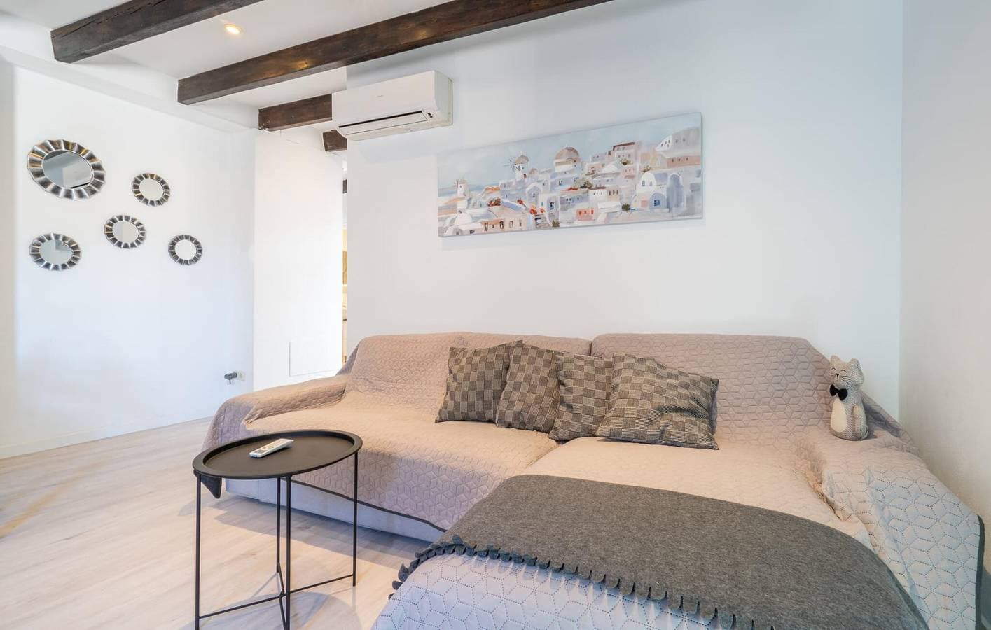 Foto 5 von 32: Moscari City Center Wohnung mit Klimaanlage und Internet