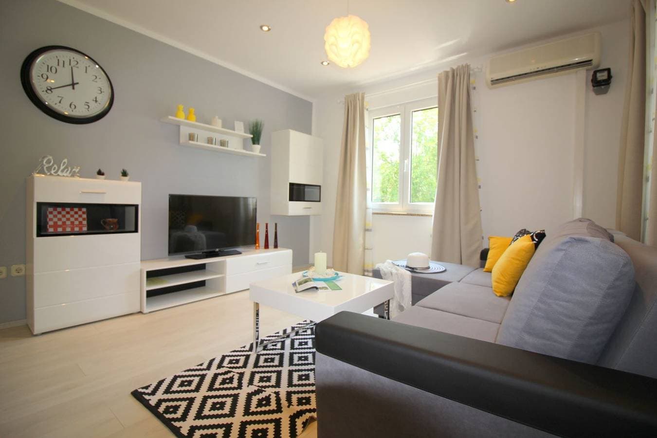 Foto 10 von 35: Besonderes Apartment mit Pool, Babybett, Garten, Grill, Kinderspielplatz, Parkplatz