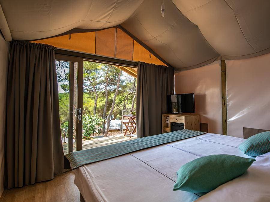 Foto 7 von 33: Arena One99 Glamping - Zelt 2 personen - Mini-Lodge