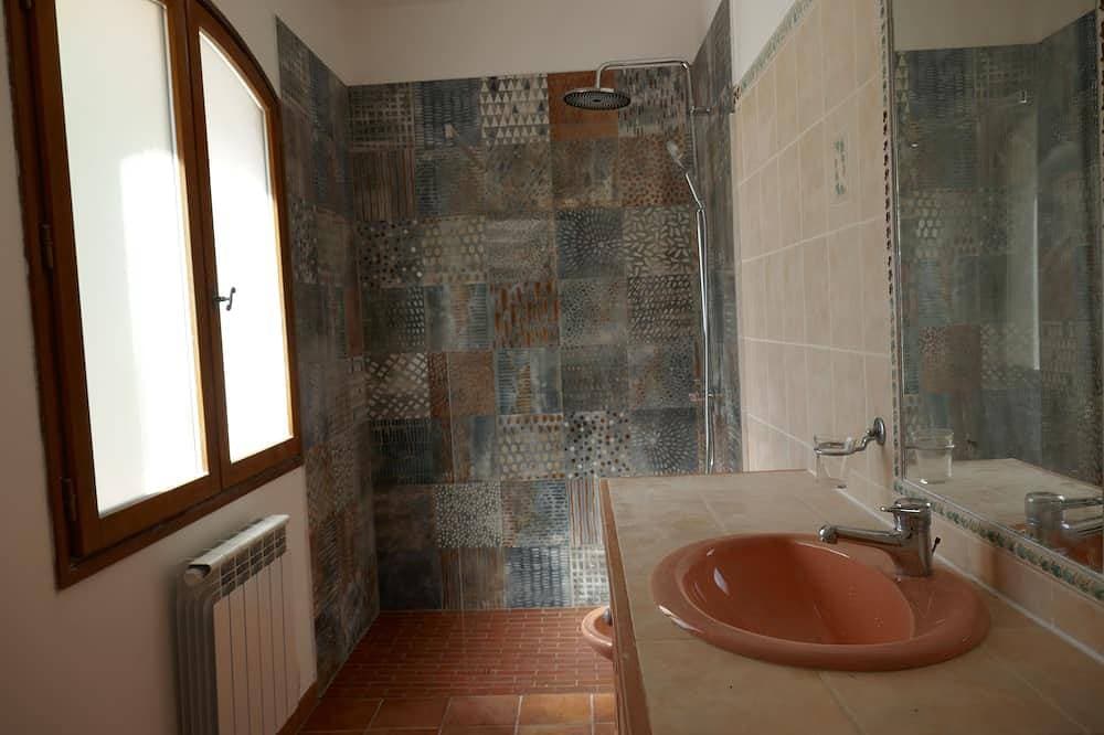 Foto 3 von 8: Zwischen Monaco und Cannes 2-Zimmer-Villa mit privatem Pool in ruhiger Lage