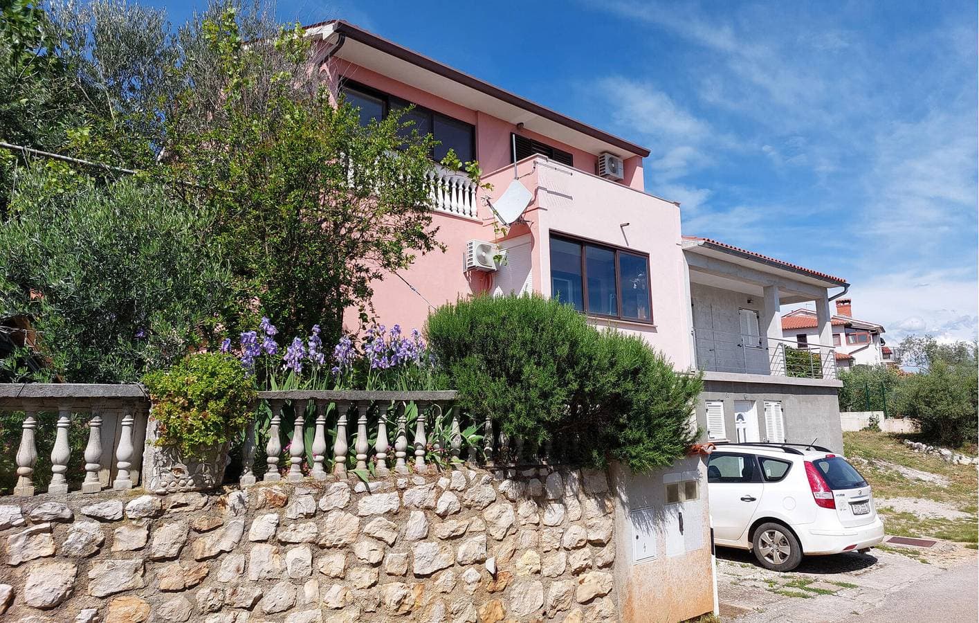 Foto 2 von 19: Gemütliche Ferienwohnung mit Terrasse, Parkplatz und WLAN in Strandnähe