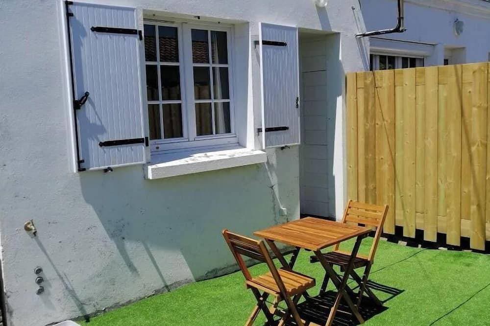 Pleasant renovated studio 1