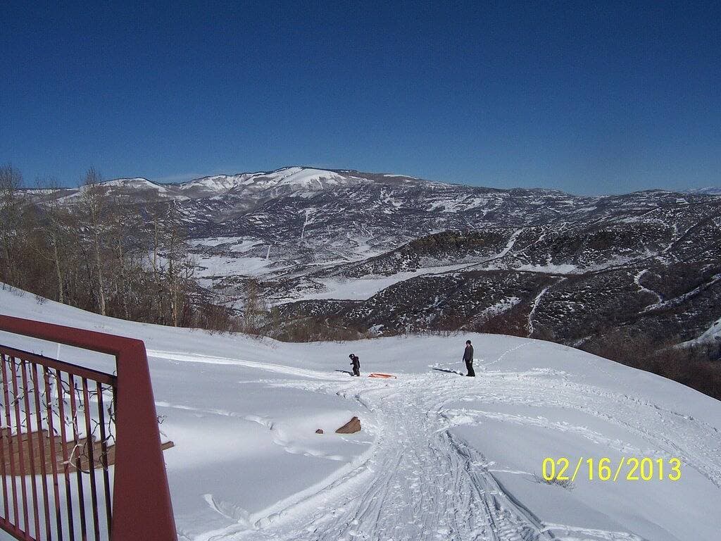 Foto 5 von 27: Wunderschöne 2700 Sf Mountain Log Home-Schneemobilfahrer paradiesisch-fantastische Aussicht