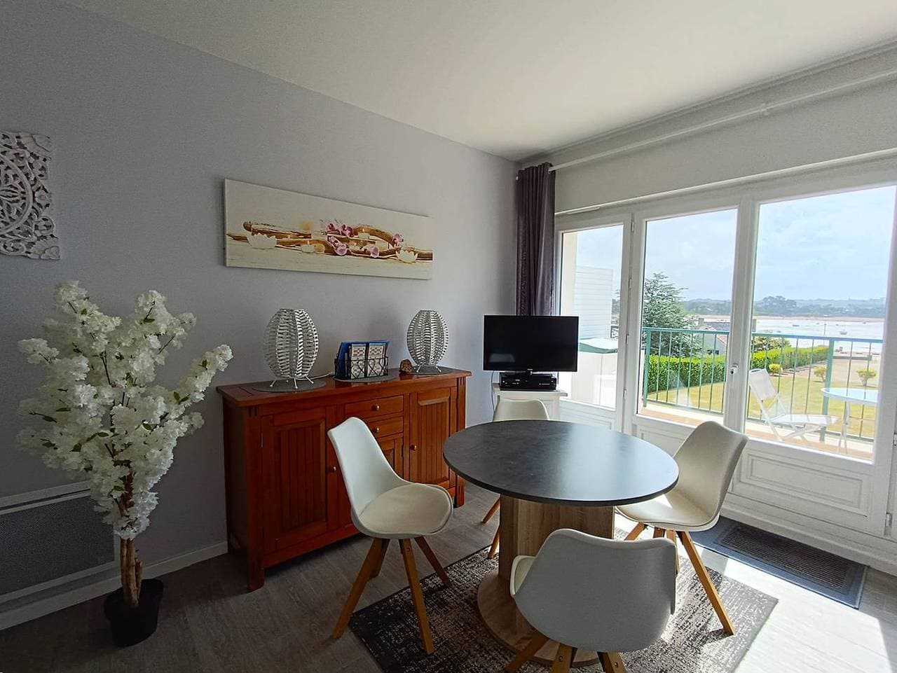 Foto 2 von 14: Ferienwohnung für 3 Personen mit Terrasse